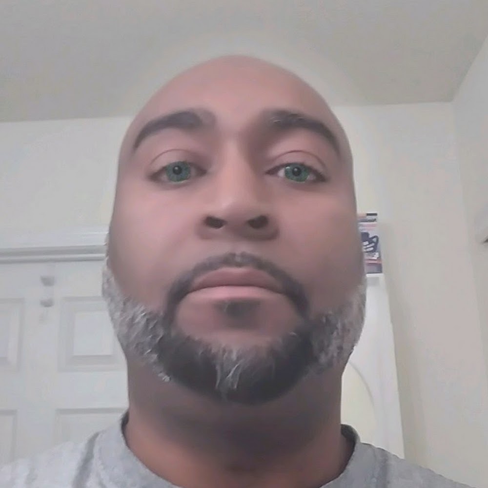 Meet your Posher, Travis